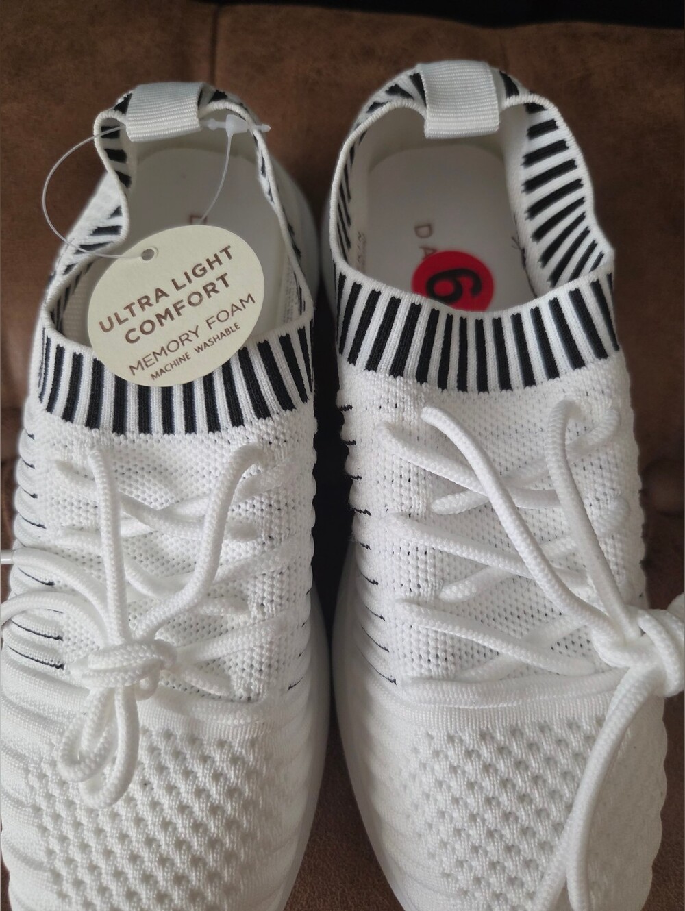 Danskin Women's White Knit Slip-On Sneakers with Black Trim ~ Size 6 - Picture 6 of 7